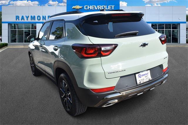 Photo of 2025 Cacti Green Chevrolet Trailblazer