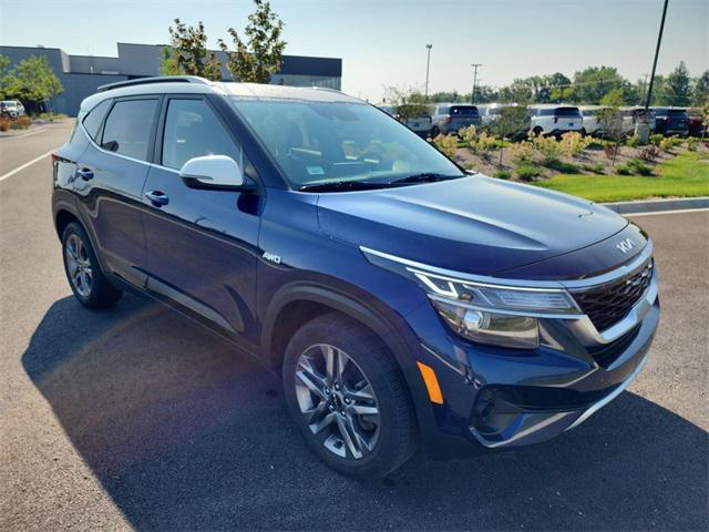 Photo of 2023 Dark Ocean Blue/White Roof Kia Seltos