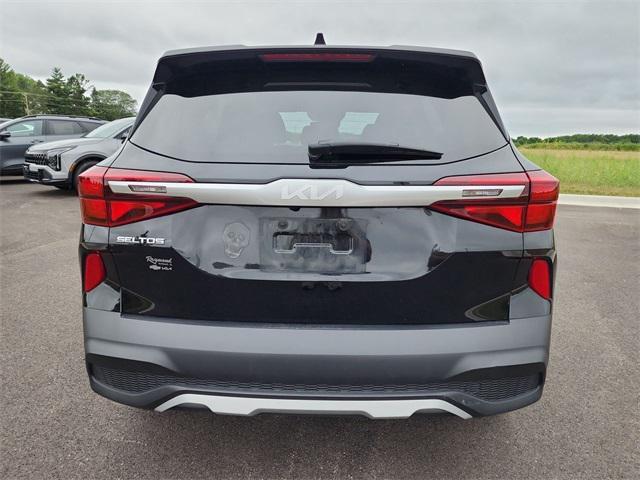 Photo of 2023 Cherry Black Kia Seltos