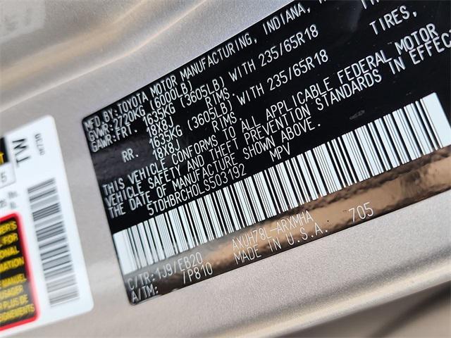 Photo of 2020 Celestial Silver Toyota Highlander Hybrid