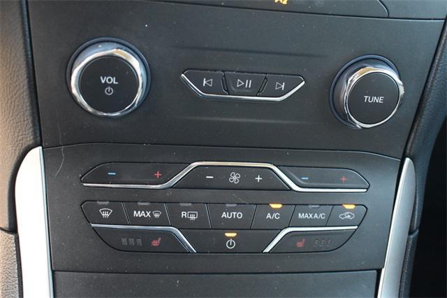 Photo of 2020 Black Ford Edge