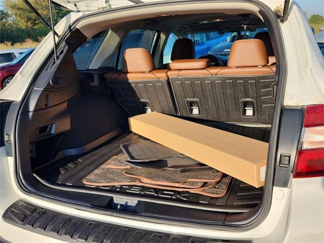 Photo of 2019 Crystal White Subaru Outback