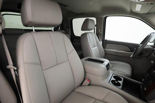 Photo of 2007 Summit White Chevrolet Avalanche