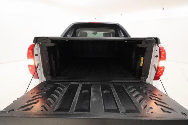 Photo of 2007 Summit White Chevrolet Avalanche