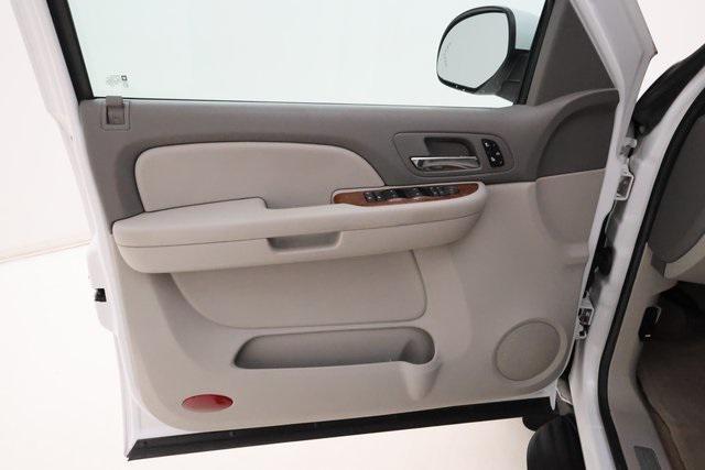 Photo of 2007 Summit White Chevrolet Avalanche