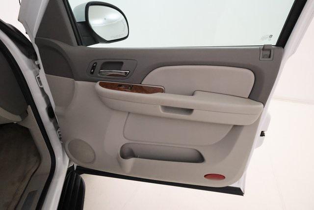 Photo of 2007 Summit White Chevrolet Avalanche