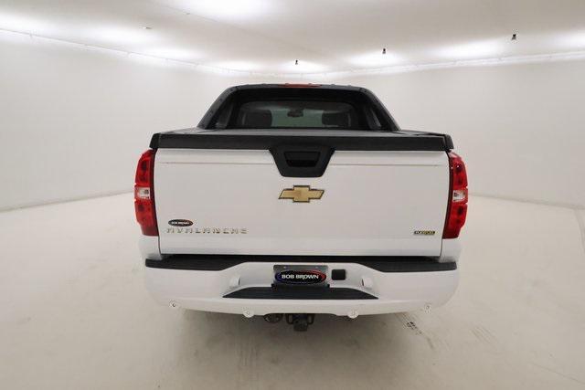 Photo of 2007 Summit White Chevrolet Avalanche