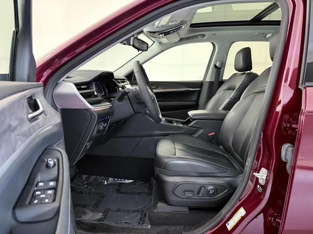 Photo of 2022 Red Jeep Grand Cherokee 4xe
