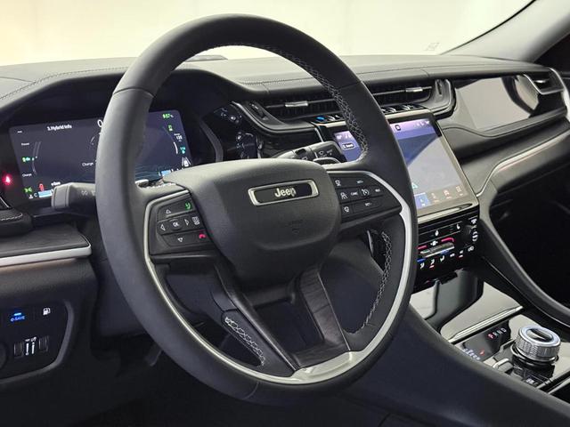 Photo of 2022 Red Jeep Grand Cherokee 4xe