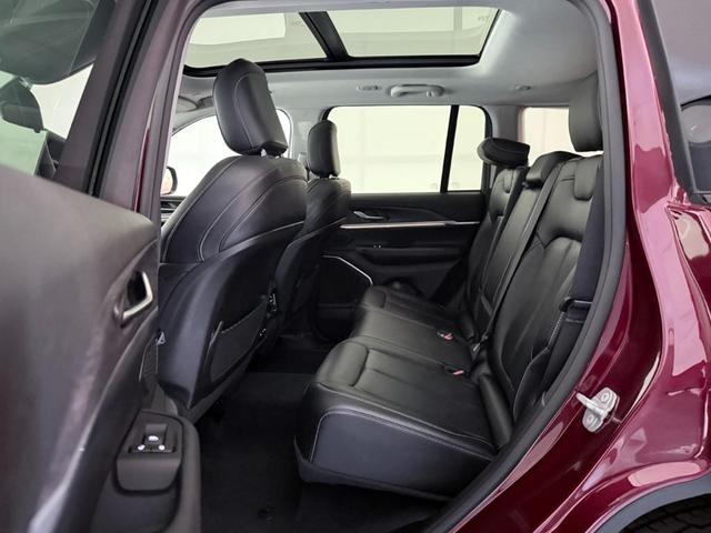 Photo of 2022 Red Jeep Grand Cherokee 4xe