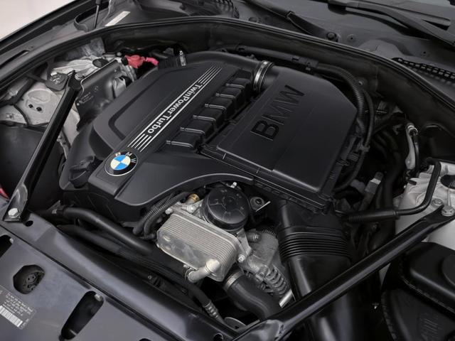 Photo of 2014 Silver BMW 535