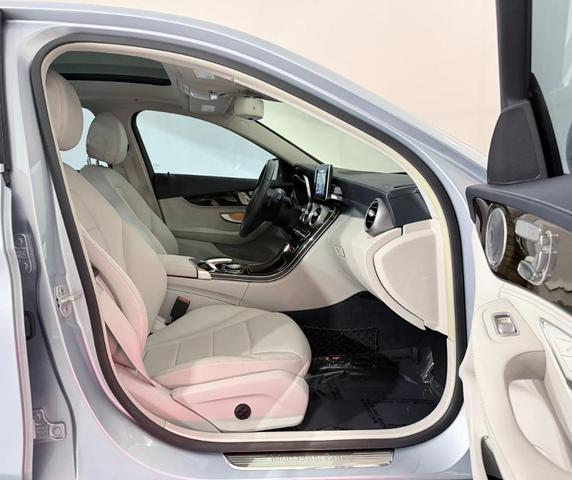 Photo of 2015 Silver Mercedes-Benz C-Class