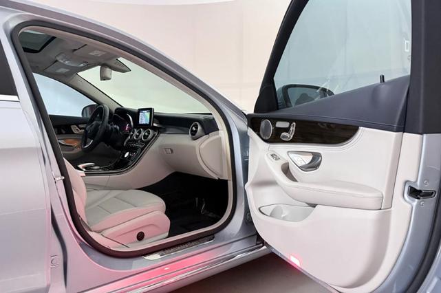 Photo of 2015 Silver Mercedes-Benz C-Class