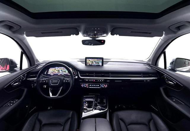 Photo of 2017 Graphite Gray Metallic Audi Q7