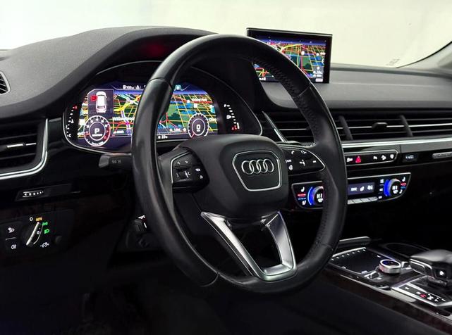Photo of 2017 Graphite Gray Metallic Audi Q7