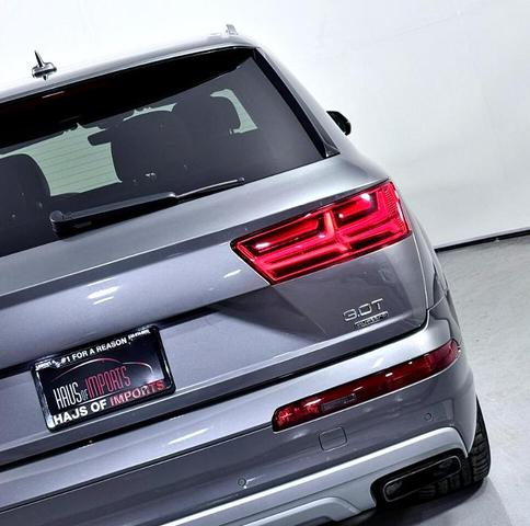 Photo of 2017 Graphite Gray Metallic Audi Q7