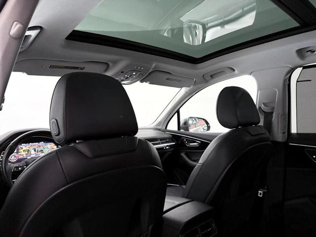 Photo of 2017 Graphite Gray Metallic Audi Q7