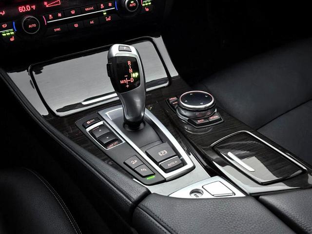Photo of 2014 White BMW 535