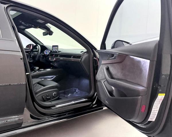 Photo of 2019 Brilliant Black Audi S4