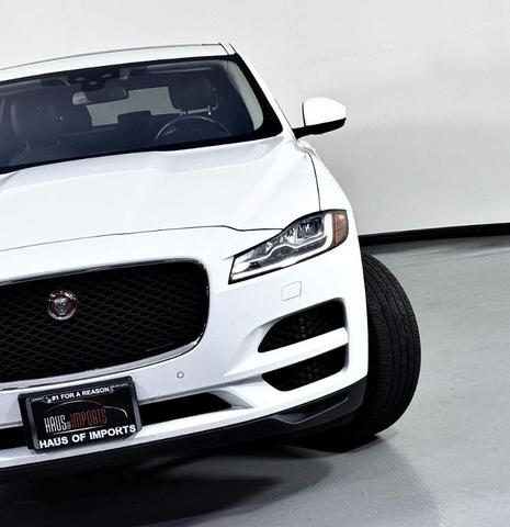 Photo of 2018 Fuji White Jaguar F-PACE