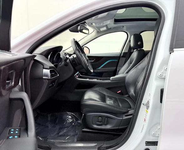 Photo of 2018 Fuji White Jaguar F-PACE