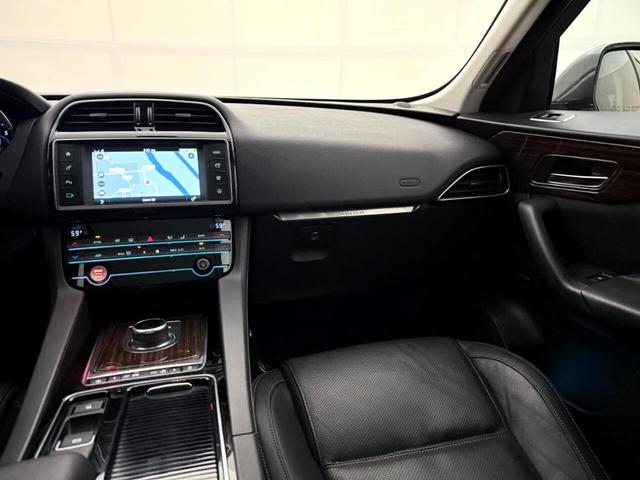 Photo of 2018 Fuji White Jaguar F-PACE