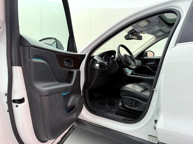 Photo of 2018 Fuji White Jaguar F-PACE