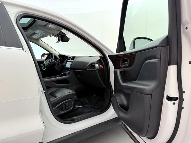 Photo of 2018 Fuji White Jaguar F-PACE