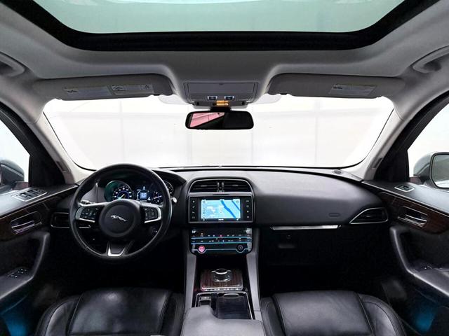 Photo of 2018 Fuji White Jaguar F-PACE
