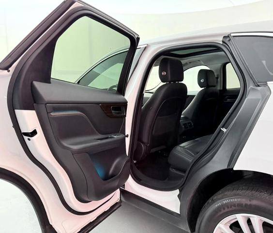 Photo of 2018 Fuji White Jaguar F-PACE