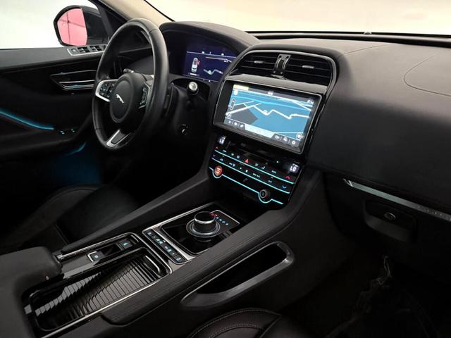 Photo of 2020 Fuji White Jaguar F-PACE