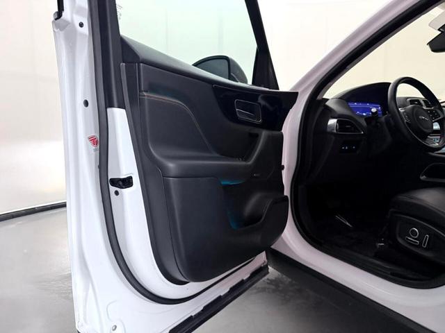 Photo of 2020 Fuji White Jaguar F-PACE