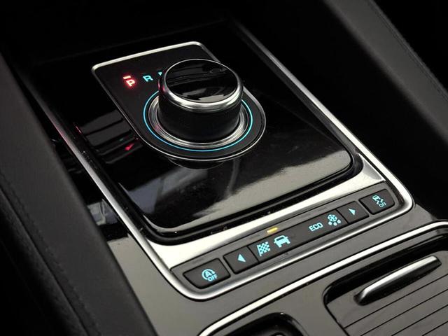 Photo of 2020 Fuji White Jaguar F-PACE