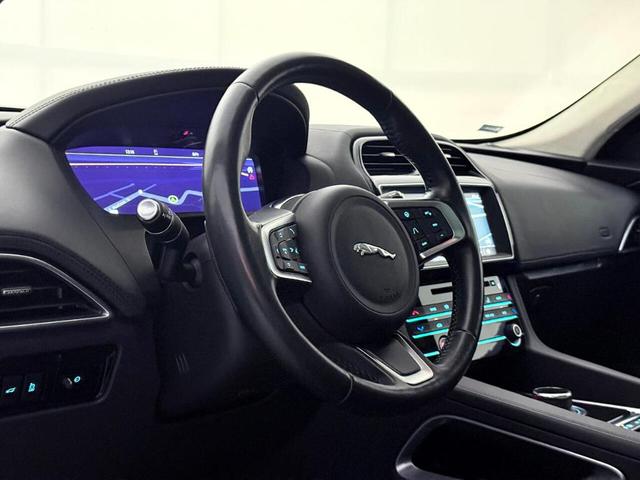 Photo of 2020 Fuji White Jaguar F-PACE