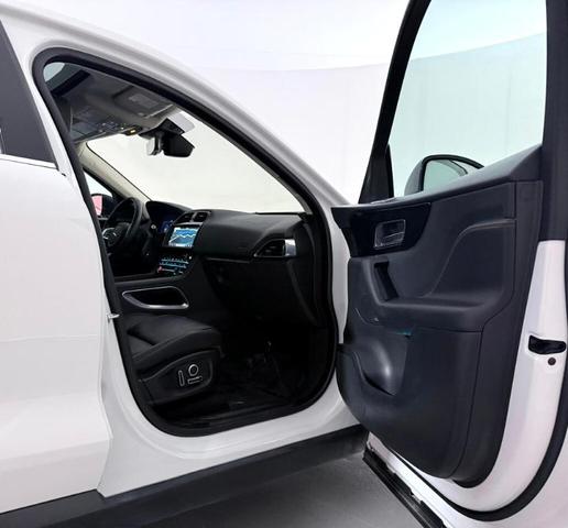 Photo of 2020 Fuji White Jaguar F-PACE