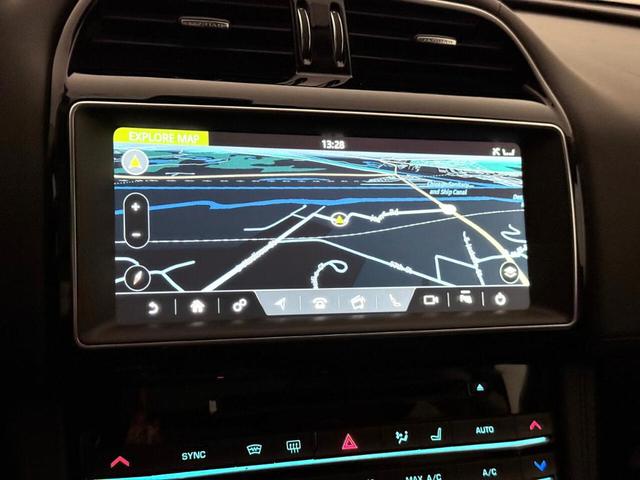 Photo of 2020 Fuji White Jaguar F-PACE
