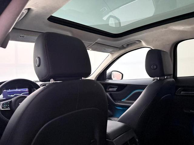 Photo of 2020 Fuji White Jaguar F-PACE