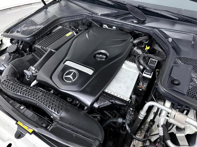 Photo of 2017 White Mercedes-Benz C-Class