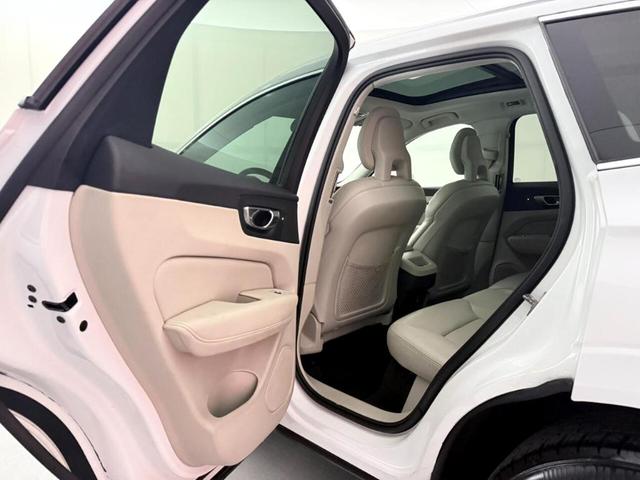 Photo of 2018 White Volvo XC60