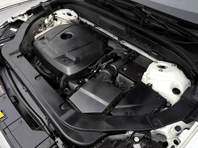 Photo of 2018 White Volvo XC60