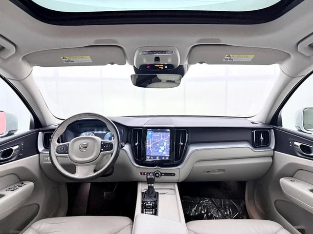 Photo of 2018 White Volvo XC60