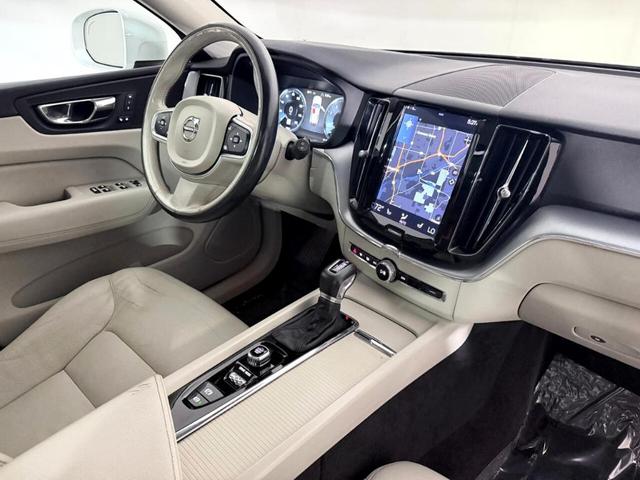 Photo of 2018 White Volvo XC60