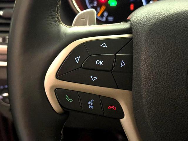 Photo of 2017 Gray Jeep Grand Cherokee