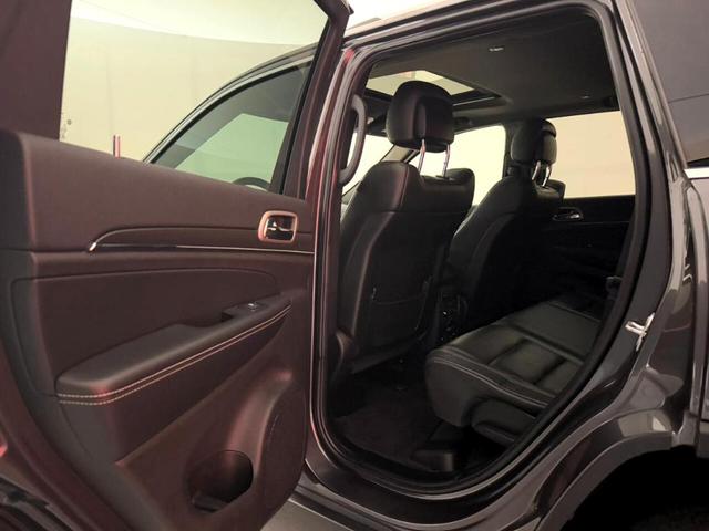 Photo of 2017 Gray Jeep Grand Cherokee