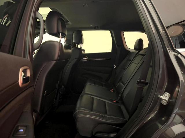 Photo of 2017 Gray Jeep Grand Cherokee