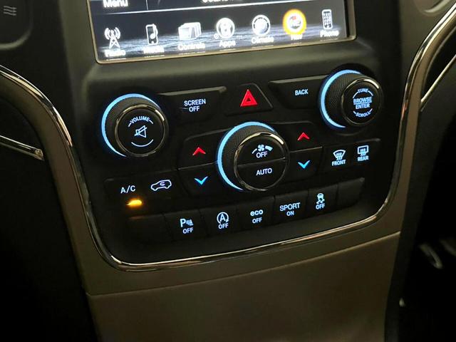 Photo of 2017 Gray Jeep Grand Cherokee