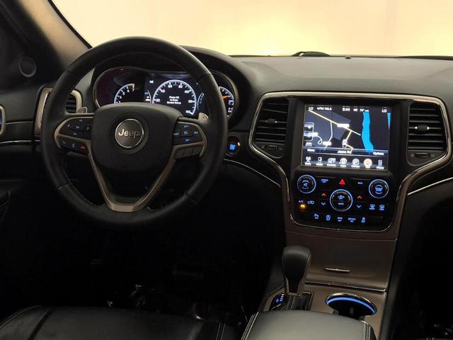Photo of 2017 Gray Jeep Grand Cherokee