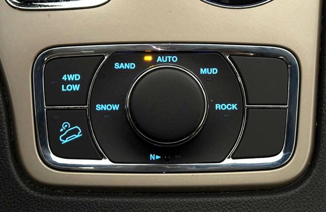 Photo of 2017 Gray Jeep Grand Cherokee