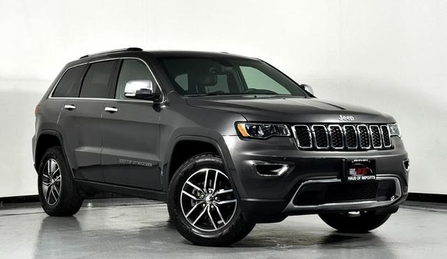Photo of 2017 Gray Jeep Grand Cherokee
