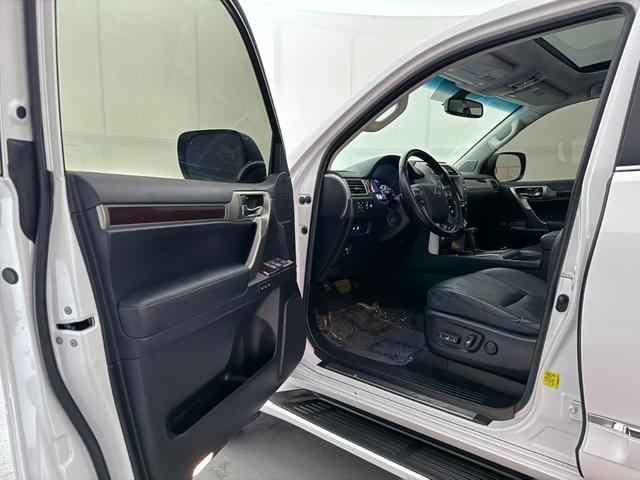 Photo of 2019 White Lexus GX 460